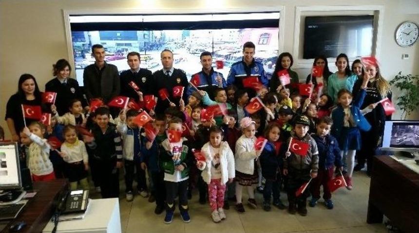 Minik &Ouml;ğrencilerden Emniyet M&uuml;d&uuml;rl&uuml;ğ&uuml;ne Ziyaret