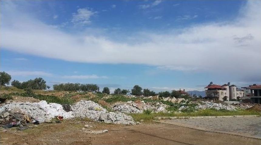 İnşaat Atıkları Ve Molozlar Temizleniyor