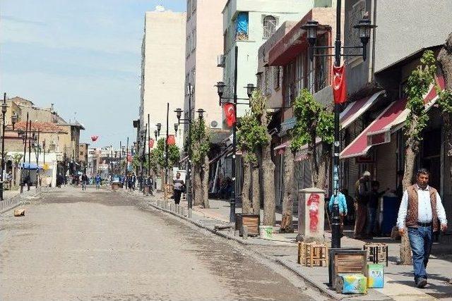 Sur&rsquo;un Sokaklarına Beton Bloklar Yerleştirildi 1