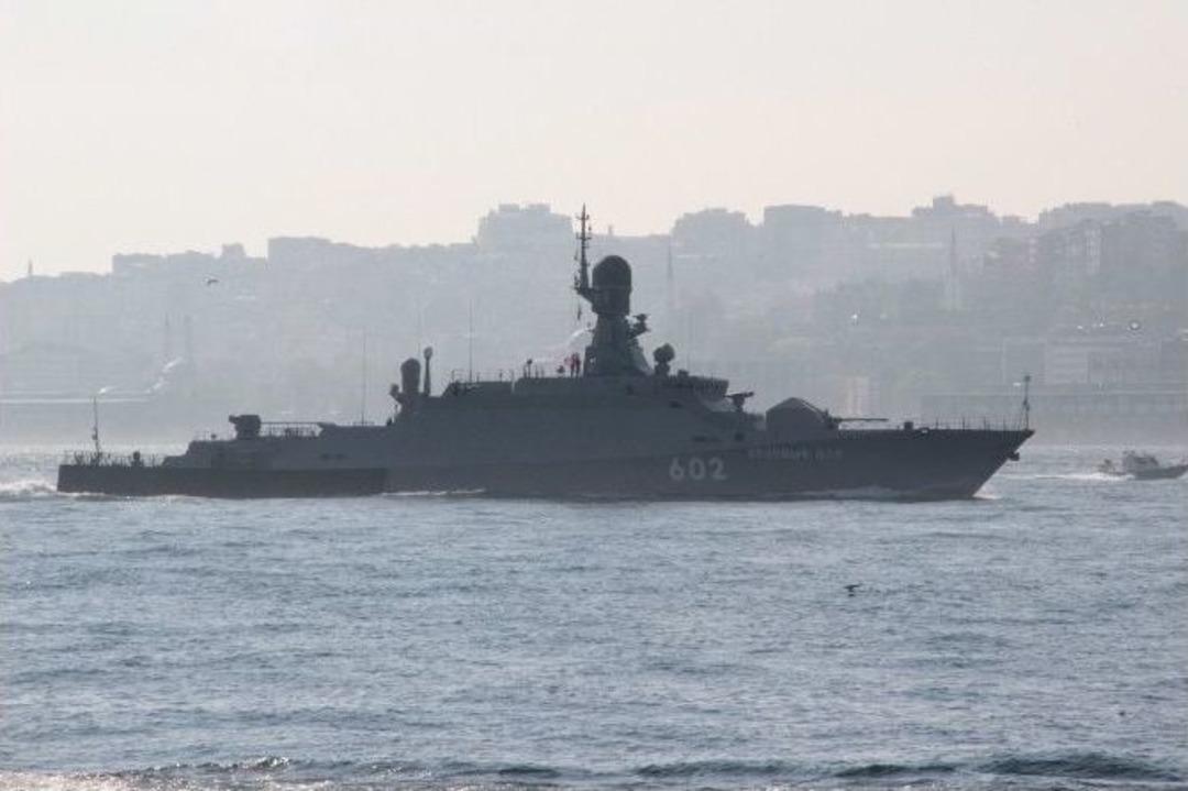 Rus Savaş Gemisi İstanbul Boğazı&rsquo;ndan Ge&ccedil;ti