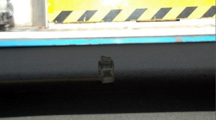 Otob&uuml;s&uuml;n Altında Kalan Kadın Ağır Yaralandı