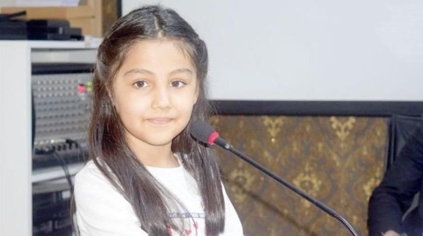 Besnili Minik &Ouml;ğrencilerden Şiir Ve İlahi Yarışması