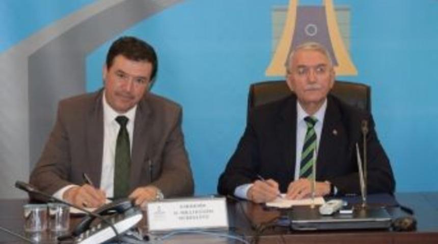 Esog&uuml; İle Eskişehir İl Milli Eğitim M&uuml;d&uuml;rl&uuml;ğ&uuml; Arasında Eğitim Ve Sosyal Faaliyetler İşbirliği Protokol&uuml; İmzalandı