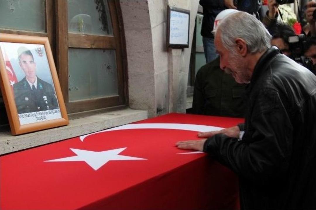Şehit Astsubay G&ouml;zyaşları İ&ccedil;inde Son Yolculuğuna Uğurlandı