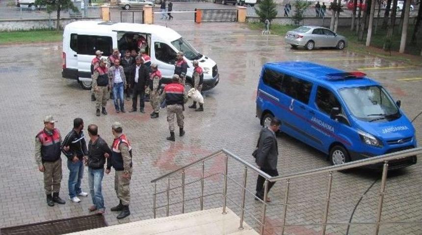 Ter&ouml;r Operasyonunda G&ouml;zaltına Alınan 8 Kişi Serbest Bırakıldı