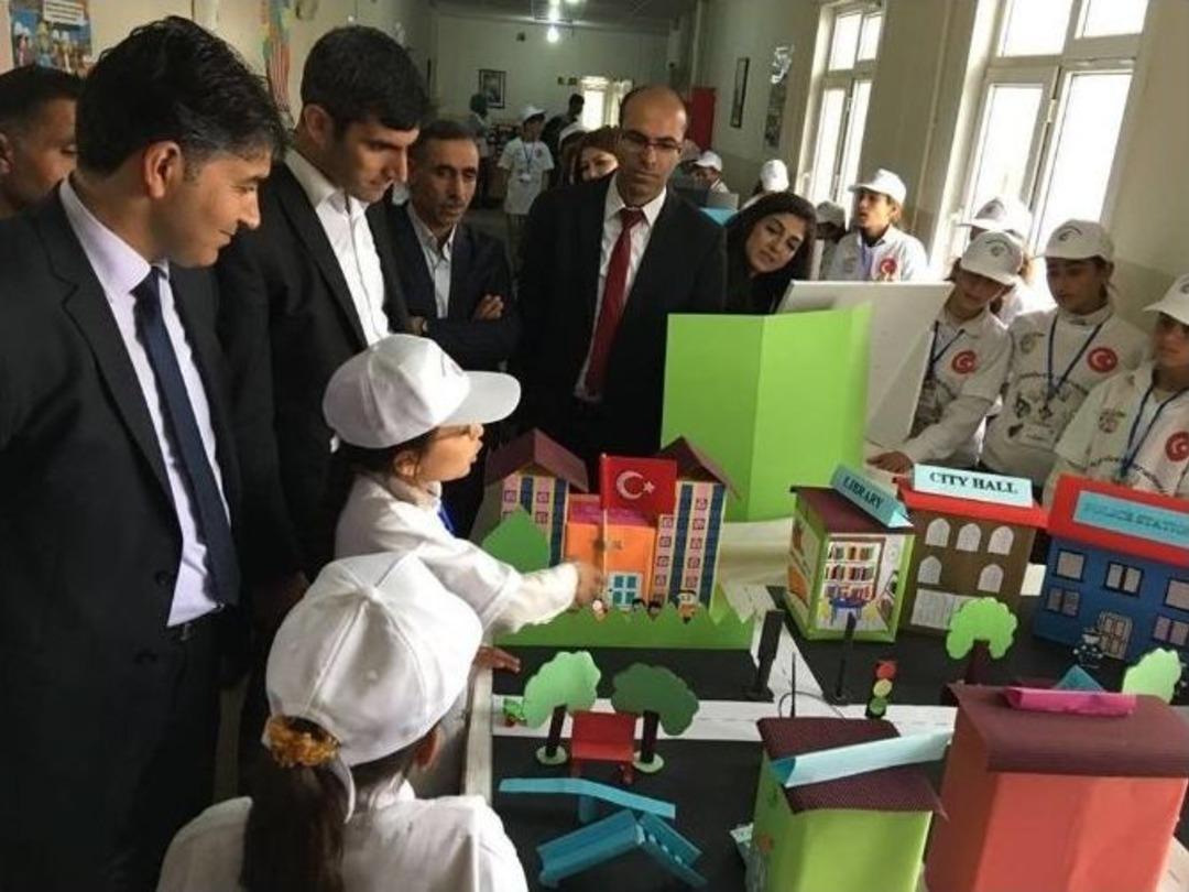 Viranşehir&rsquo;de Ekind&ouml;ver, Ortaokulu Tubitak Bilim Fuarı A&ccedil;tı