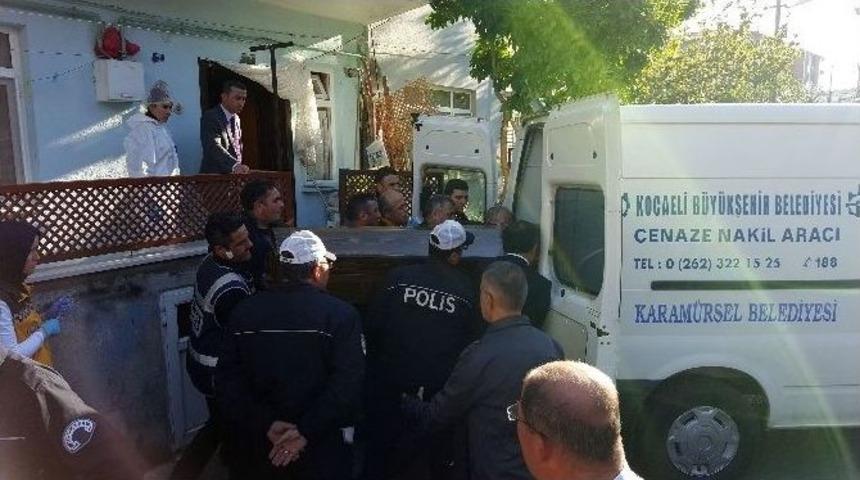 Annesini Başını Keserek Öldürdü