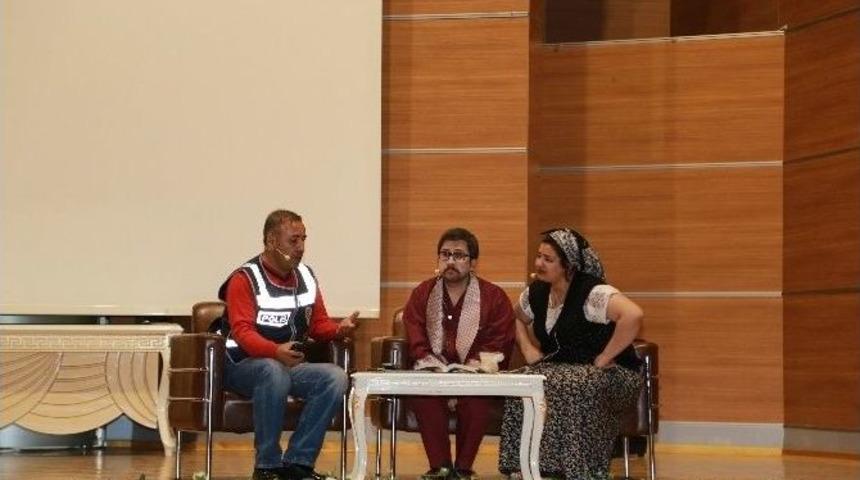 Emniyet Teşkilatının 171. Yıl D&ouml;n&uuml;m&uuml; Tiyatro G&ouml;sterisi İle Kutlandı