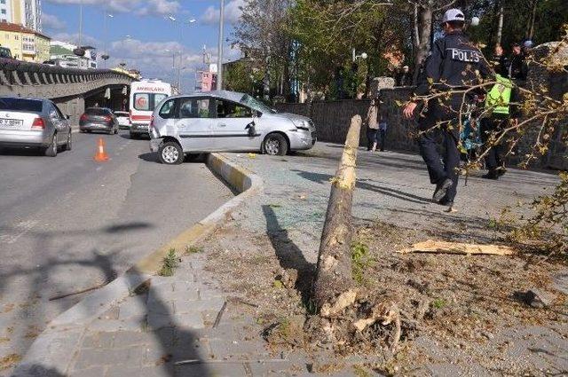 Uşak’ta Trafik Kazası: 1 Yaralı