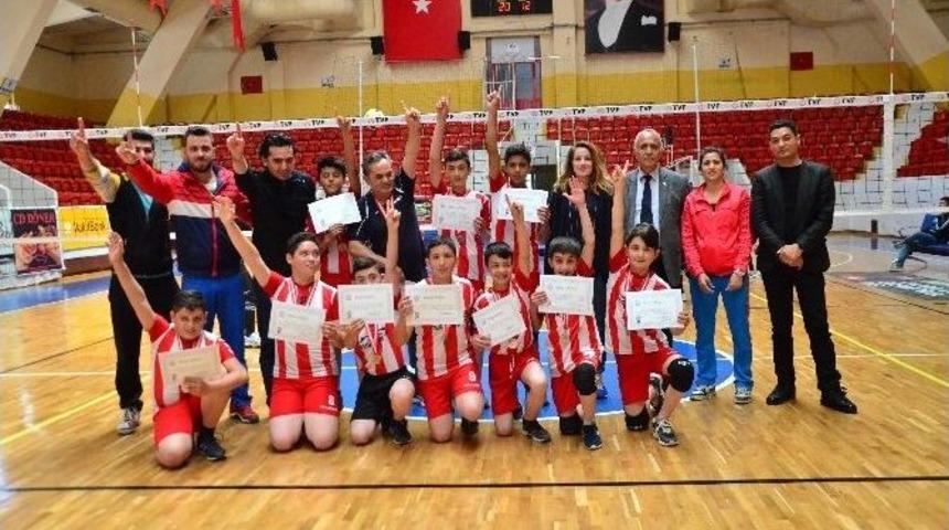T&uuml;rkiye Okullararası Voleybol K&uuml;&ccedil;&uuml;kler Grup M&uuml;sabakası