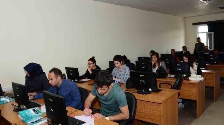 Aday Memurlar Temel Eğitim Sınavlarına Girdi