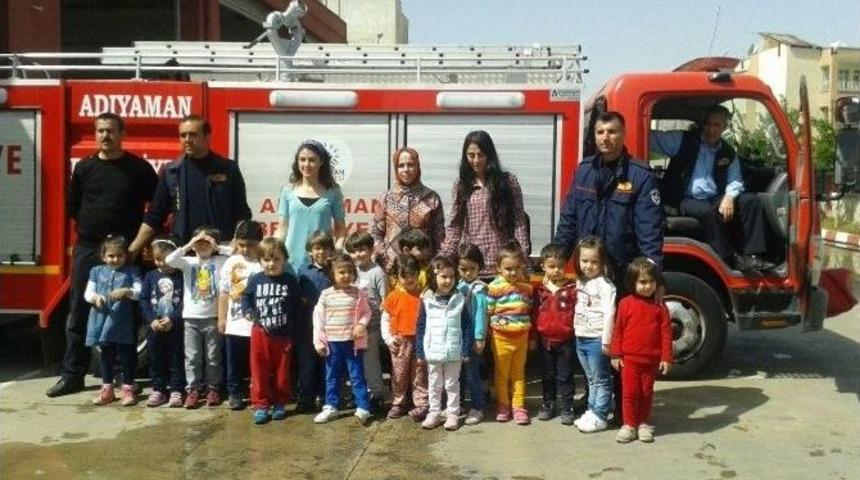 Minikler &Ouml;ğrenciler, İtfaiye Binasını Gezdi