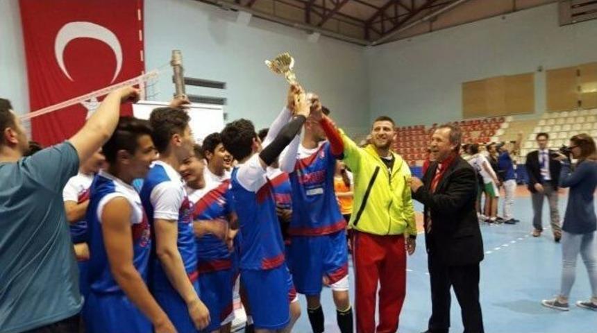 Halkalı Yetiştirme Yurdu&rsquo;ndan B&uuml;y&uuml;k Başarı