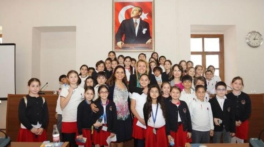 Başkan Sibel Uyar Miniklere Yerel Y&ouml;netimleri Anlattı