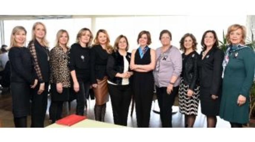 &Uuml;nl&uuml; Piyanist Kerem G&ouml;rsev &Ouml;ğrenciler İ&ccedil;in &Ccedil;alacak