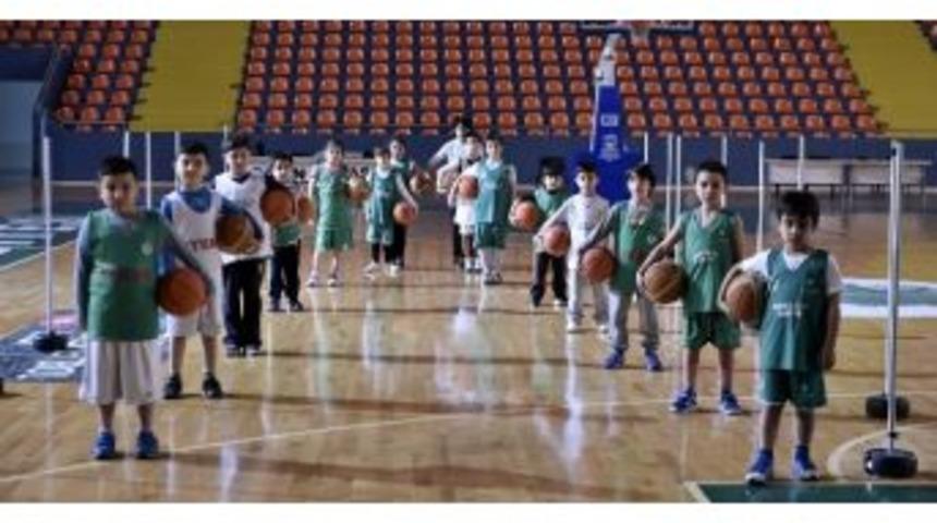 Mamak&rsquo;ın Minik Sultanları Play-off&rsquo;u Garantiledi