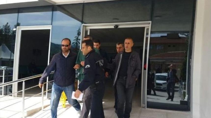 Annesinin Başını Keserek &Ouml;ld&uuml;ren Zanlı Adliyeye Sevk Edildi