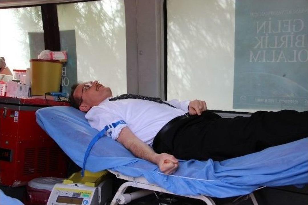 M&uuml;ft&uuml;l&uuml;k Personelinden Kan Bağışına Destek