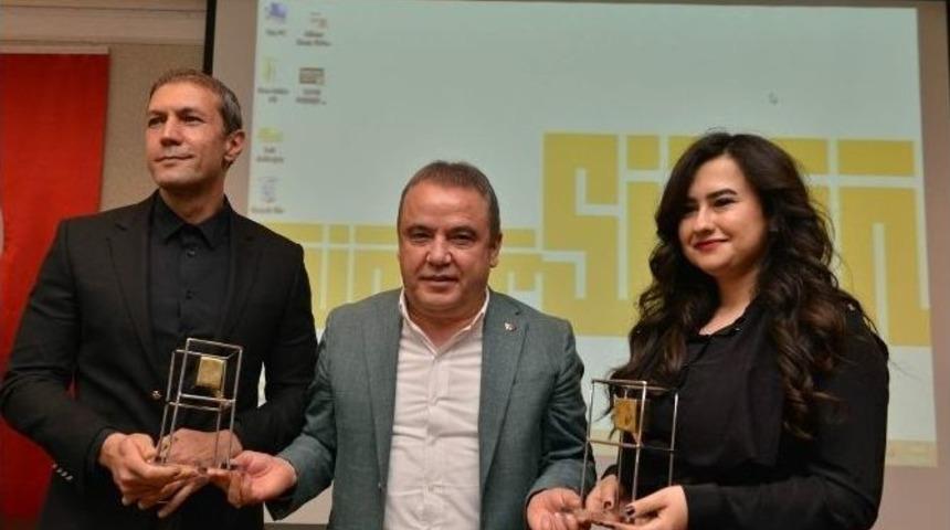 Konyaaltı Belediyesi&rsquo;ne Hizmet Binasına Mimarlık &Ouml;d&uuml;l&uuml;