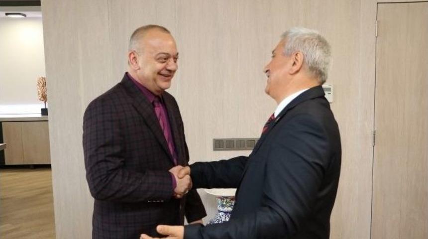 Başkan Erg&uuml;n Akhisar Şof&ouml;rler Odasını Ağırladı