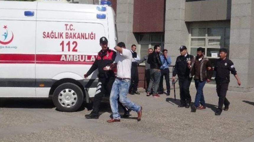 Aksaray Adliyesinde Kavga Cıktı: 2 Yaralı