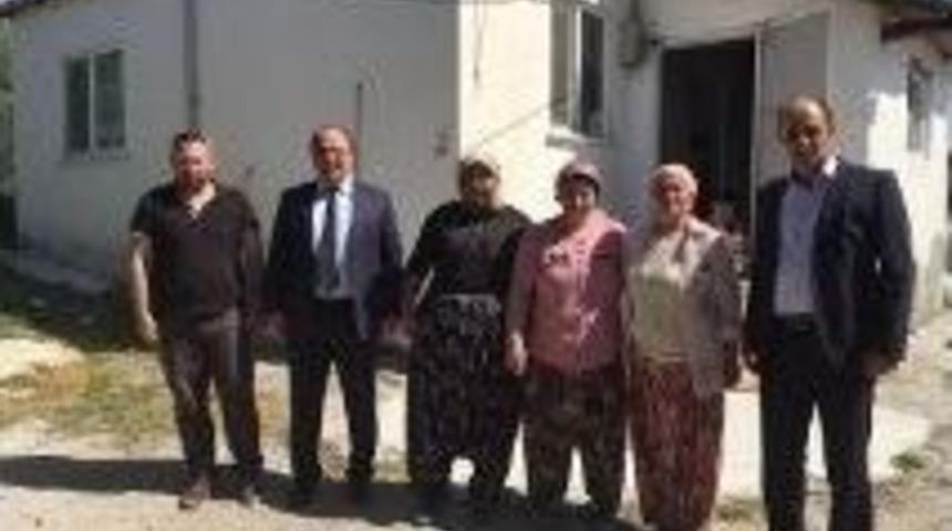 İgm Başkanı Şahin, Ak&ccedil;apınar İlkokulunu Ziyaret Etti