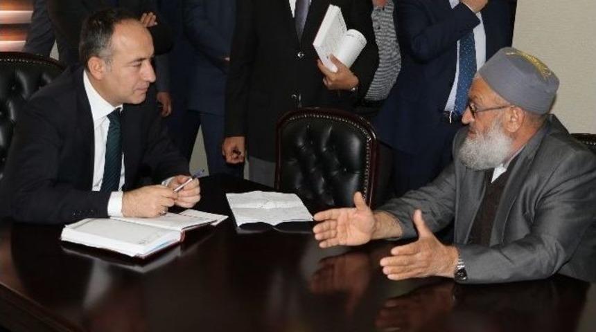 Başkan Saygılı Halk G&uuml;n&uuml;nde Vatandaşları Dinledi