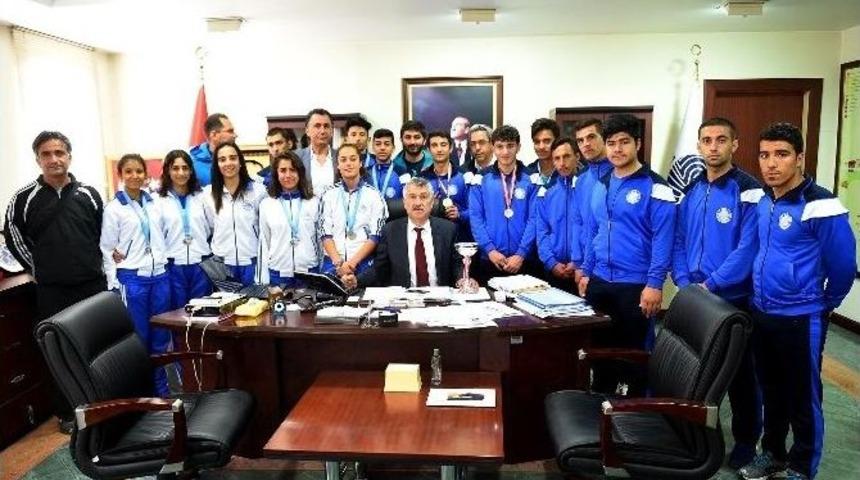 Seyhan Belediyespor Atletleri Adana&rsquo;yı Temsil Edecek