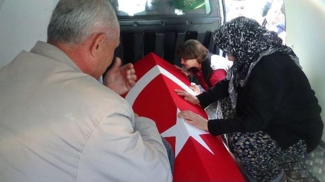 Doğum G&uuml;n&uuml;nde &Ouml;len Emniyet M&uuml;d&uuml;r Yardımcısı İ&ccedil;in T&ouml;ren