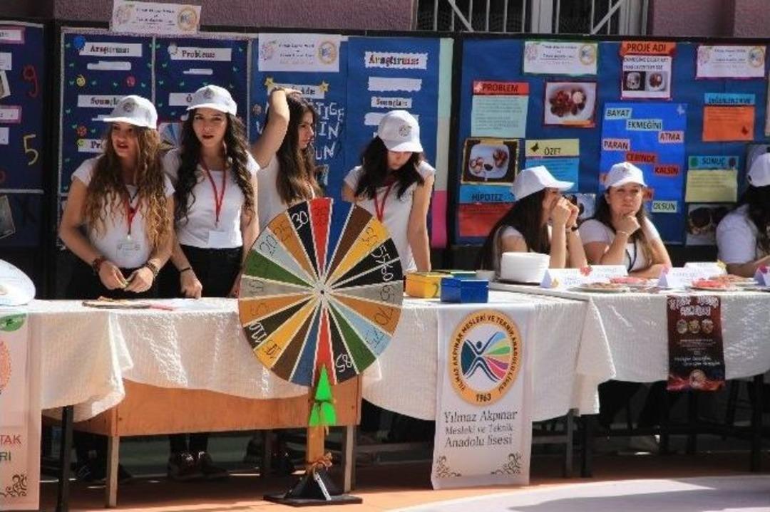 Edremit&rsquo;te T&uuml;bitak 4006 Fuarı A&ccedil;ıldı