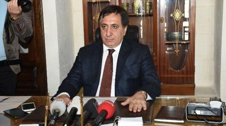 Şanlıurfa Valisi İzzetin K&uuml;&ccedil;&uuml;k O Taraftara Sert &Ccedil;ıktı