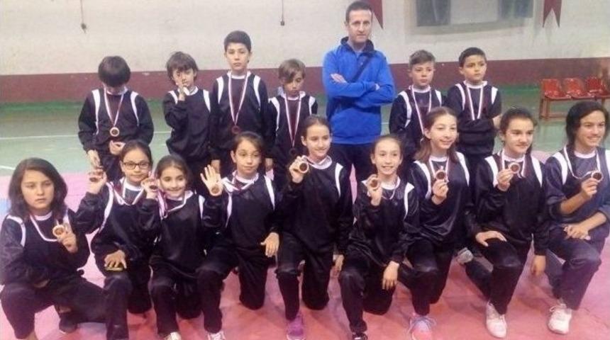 Tavşanlı Taekwondo Antrenman M&uuml;sabakalarında Takım Halinde Birinci