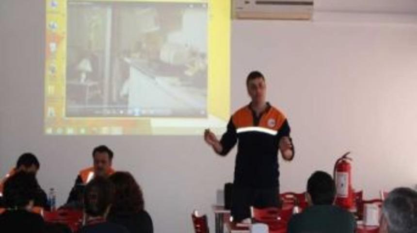 Acil &Ccedil;alışanlarına Afet Eğitimi Verildi