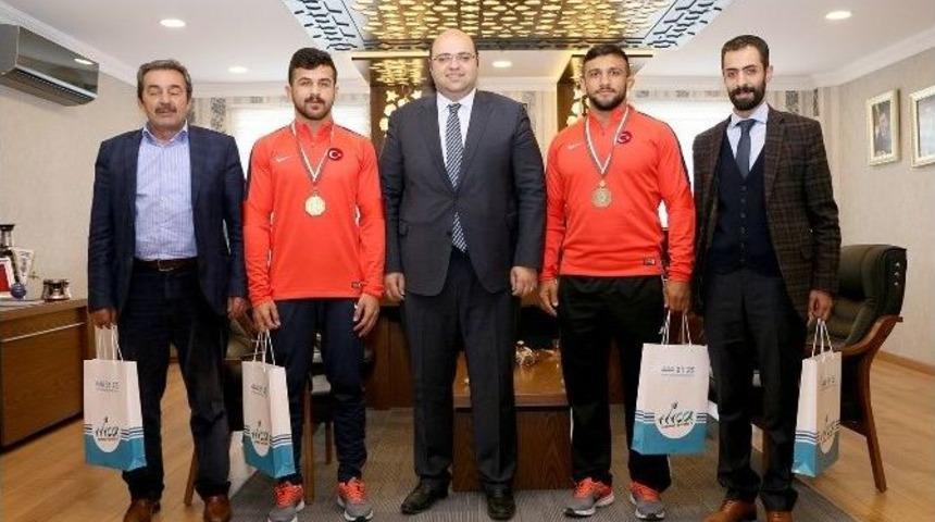 Başkan Orhan, Şampiyonları Ağırladı