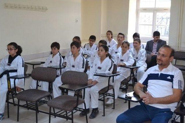 Taekwondo Kursiyerleri Ehem İ Ziyaret Etti