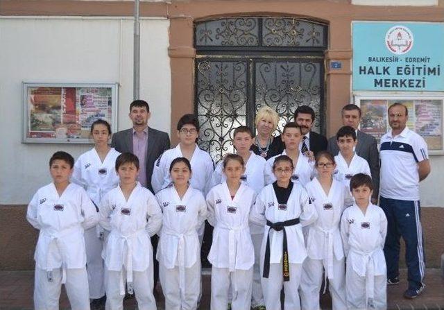 Taekwondo Kursiyerleri Ehem İ Ziyaret Etti