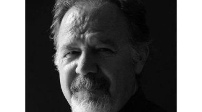 Rahmi Eme&ccedil;&rsquo;in Yeni Kitabı, &ldquo;uzak İnsanın İ&ccedil;indedir&rdquo;