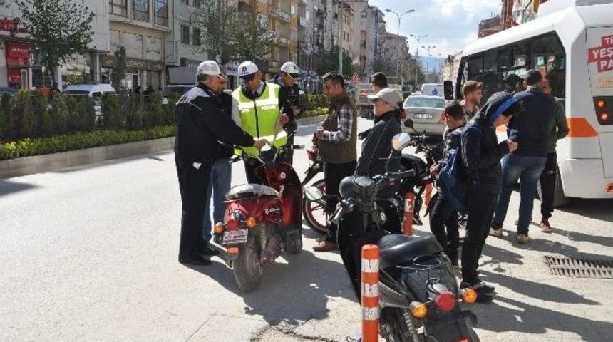 Boz&uuml;y&uuml;k&rsquo;te Motosiklet Denetimleri Arttırıldı
