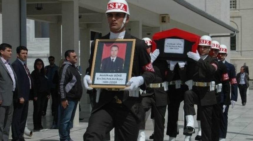 Darp Edilerek &Ouml;ld&uuml;r&uuml;len Avukat B&ouml;ke İ&ccedil;in Cenaze Namazı Kılındı