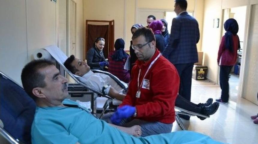 Yozgat Kamu Hastaneleri Birliği Genel Sekreterliğinden Kızılay&rsquo;a Kan Bağışı