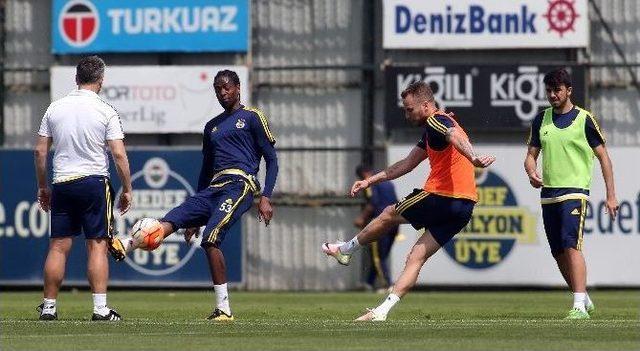 Fenerbahçe Caner’siz Çalıştı