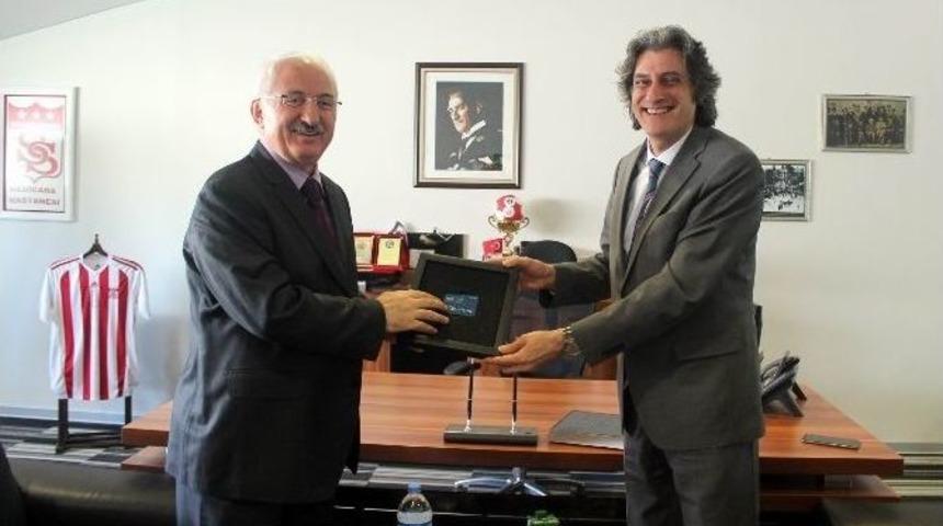 Vali Barut, Medicana Hastanesi&rsquo;ni Ziyaret Etti