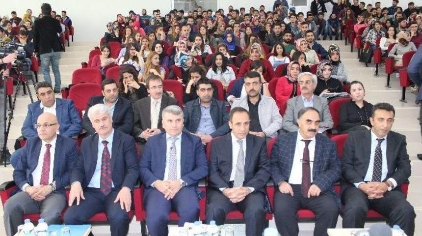 Elazığ&rsquo;da &rsquo;medyada Yeni Y&ouml;nelimler Ve Gazeteciliğin Geleceği&rsquo; Adlı Seminer Verildi