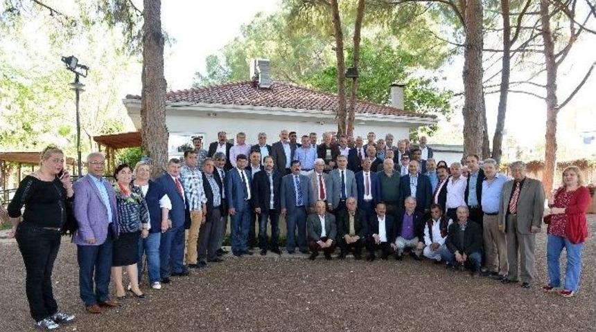 Muratpaşa Belediye Başkanı Uysal Muhtarlarla Buluştu