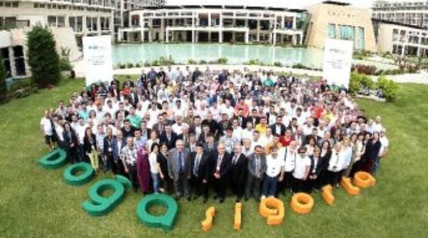 Kırmızı: "takım Ruhuyla Çalışıp Hedeflerimize Ulaşacağız"