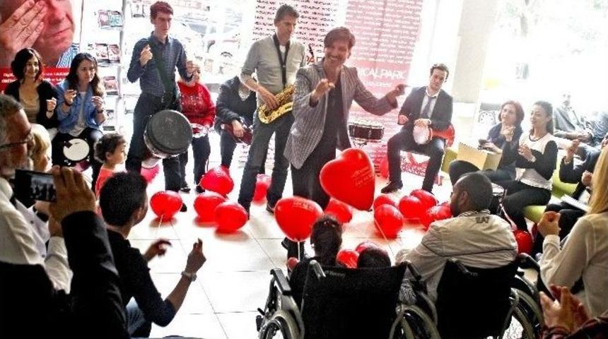 Hastalar Bu Ritimle Moral Buldu