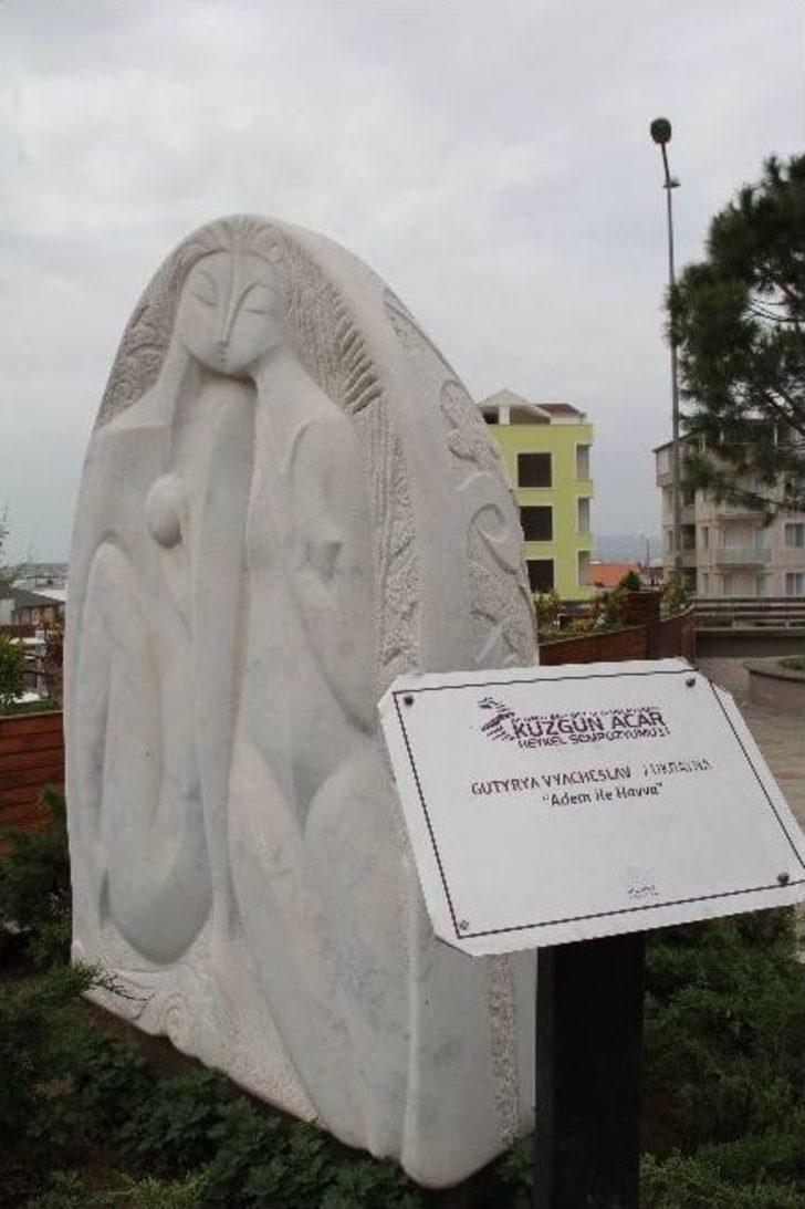 Bursa’da Müstehcen Adem İle Havva Heykeli Tartışması G2