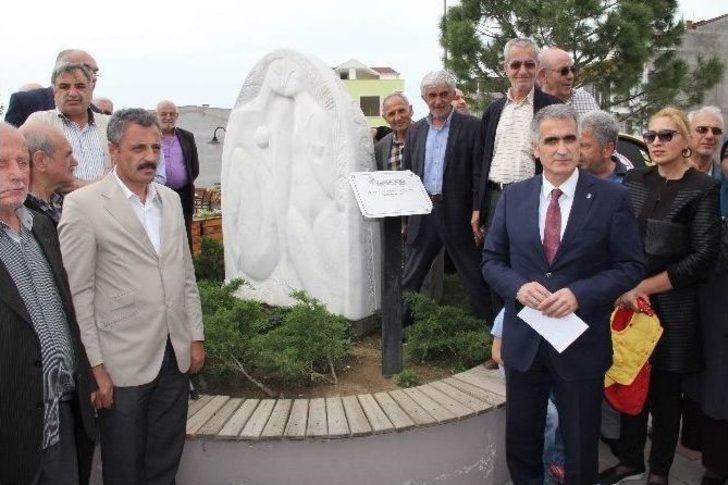 Bursa’da Müstehcen Adem İle Havva Heykeli Tartışması G4