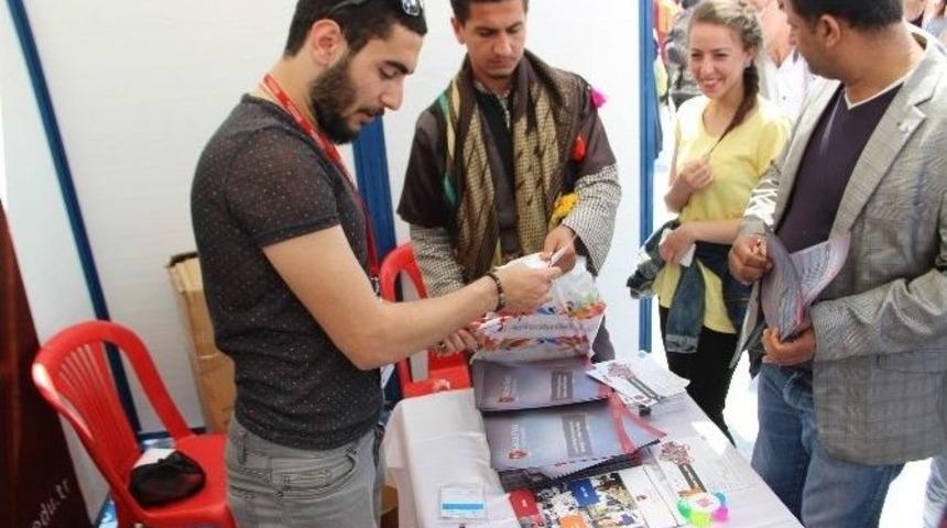 Kariyer Günlerinde Nişantaşı Üniversitesi Standına Yoğun İlgi