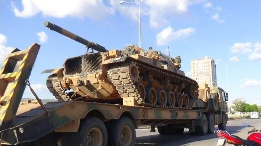 Kritik B&ouml;lgelere Tank Sevkiyatı